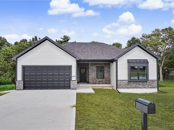 1613 S Ash Ct, Ottawa, KS 66067