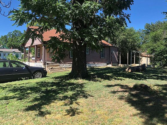 4th image of 422 N 6th St