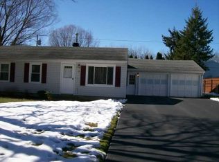 9 Peach Blossom Rd S, Hilton, NY 14468