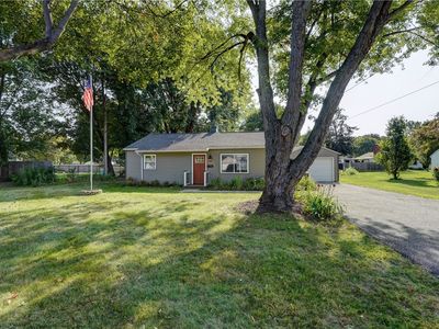 182 Iroquois St, Webster, NY, 14580