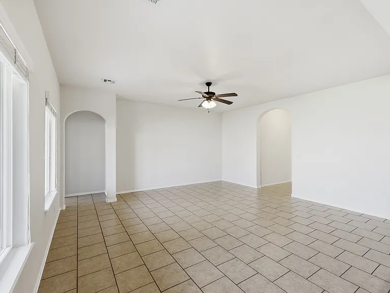 10450 S James St — Photo 12