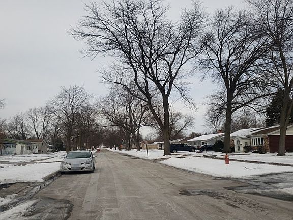 5th image of 629 N Biermann Ave
