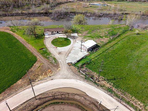 5th image of 8989 Hillview Rd
