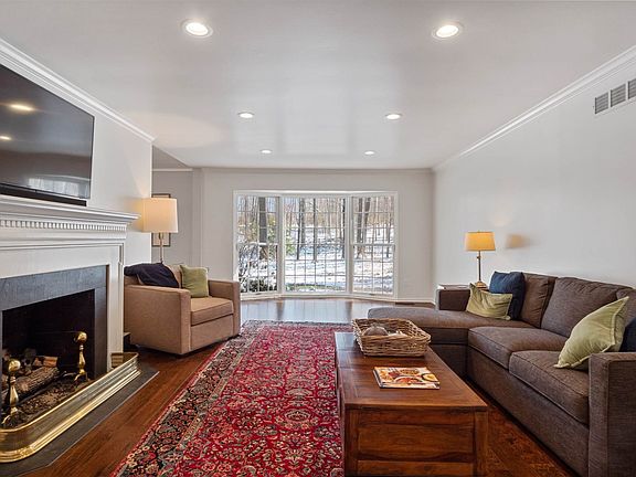 4th image of 3115 Covington Lake Dr