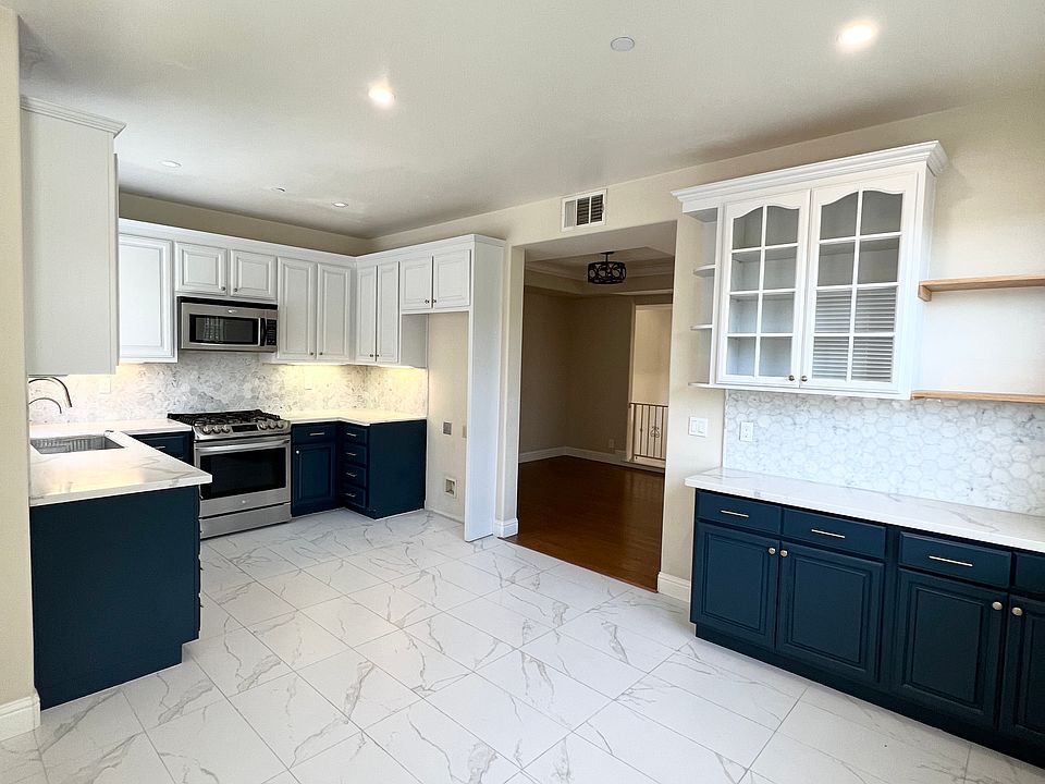 1st image of 3270 Lago De Como Pl