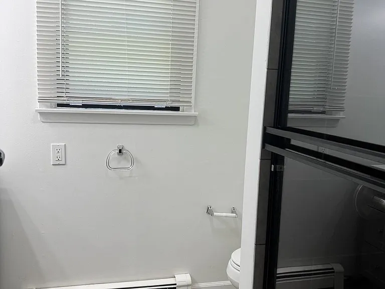 27 Stuart Dr — Photo 9