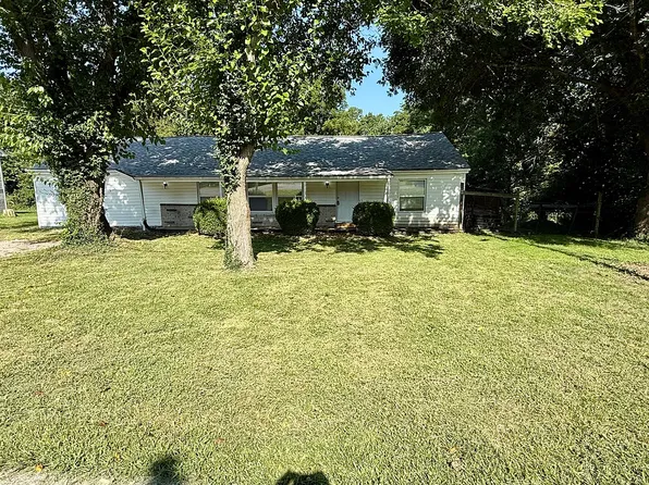 409 Richarz Dr, Fenton, MO 63026