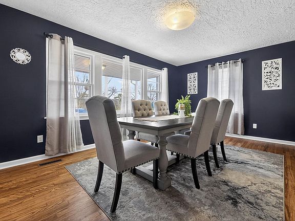 5th image of 314 W 41st St