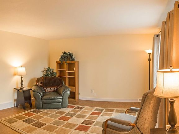 4th image of 508 37th Avenue Ct