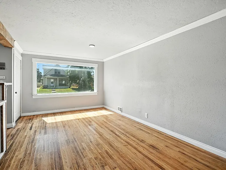 2609 E 1st Ave — Photo 6