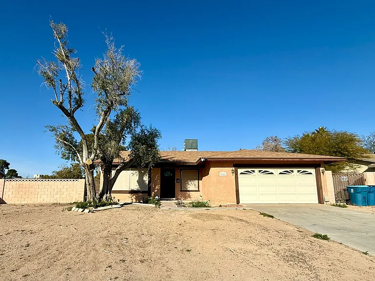 2126 Rawhide St — Photo 27