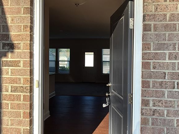 4th image of 260 White Oak Ridge Dr