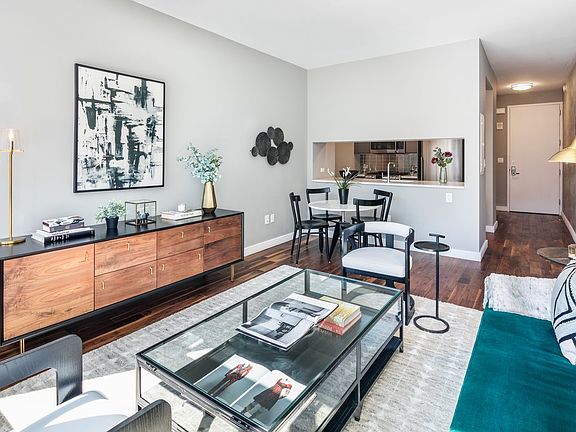 3rd image of 507 W 28th St APT 513