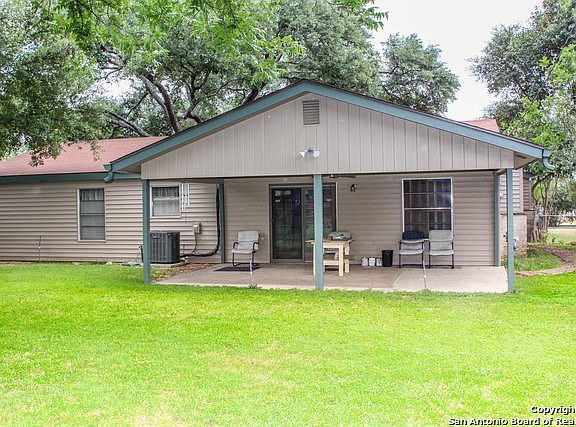 3rd image of 2715 Chisholm Trl
