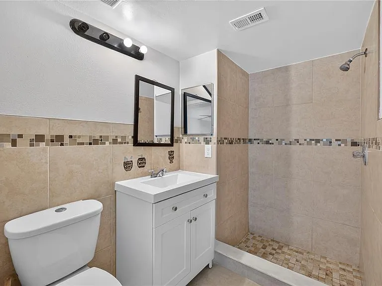 13829 Timberland Dr #101 — Photo 26