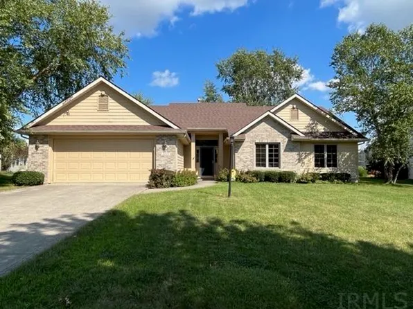 2215 Bluewater Trl, Fort Wayne, IN 46804