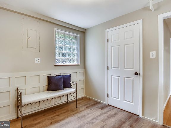 2nd image of 2619 Fairview Dr