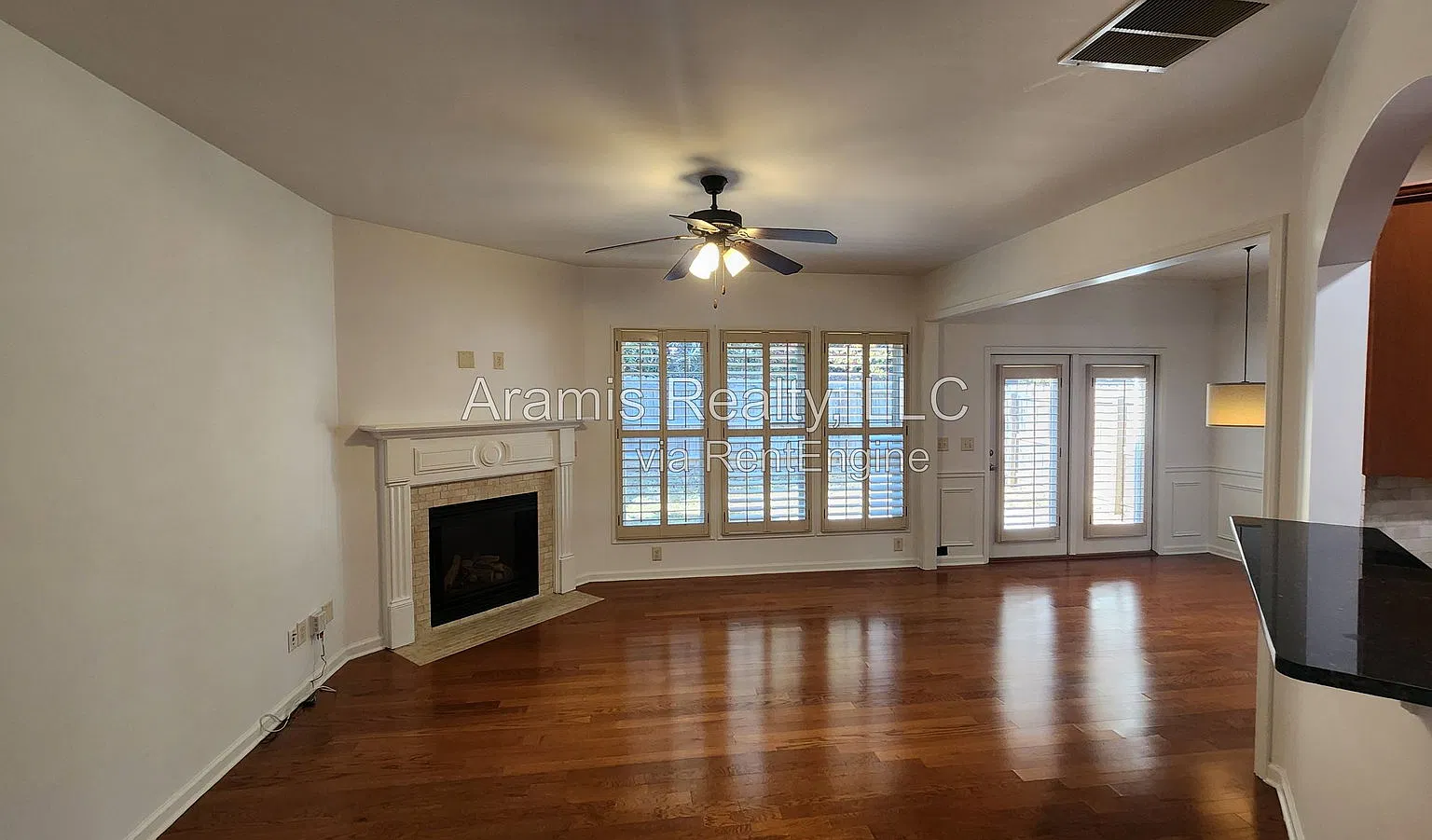 3 bed, 2.5 bath, 1872 sqft, $2,595 — Photo 2