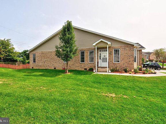 2nd image of 301 Lora Dr