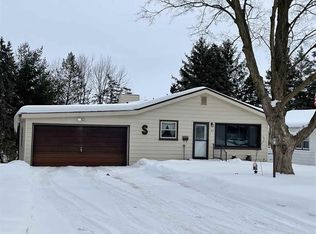 1615 Meadowbrook Ln, Freeport, IL 61032
