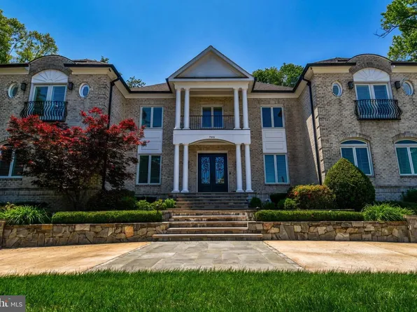7808 Southdown Rd, Alexandria, VA 22308