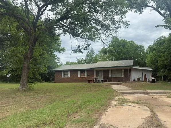 306 W Jerry Lane St, Maud, OK 74854