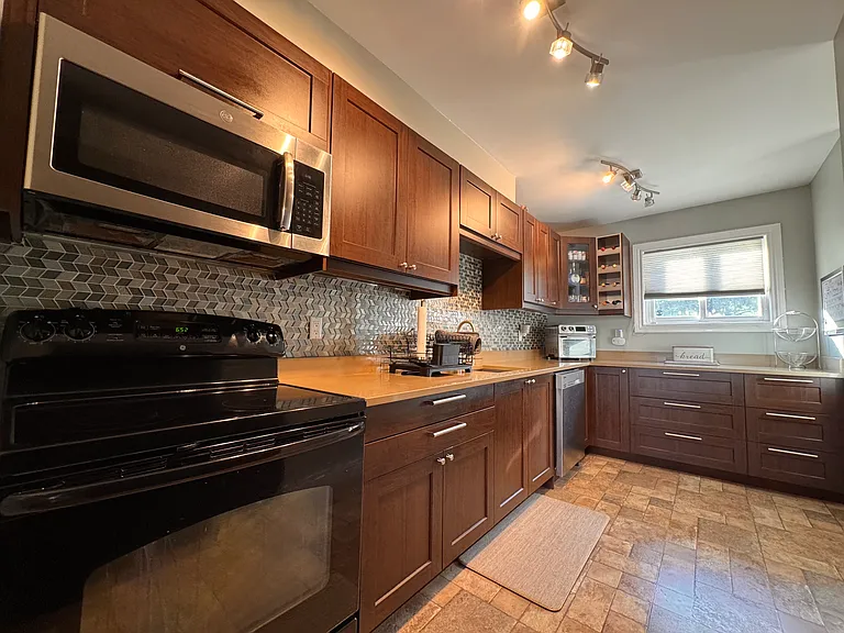 19 Dalzell Ave — Photo 7