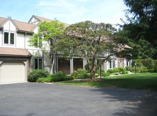 1 South St, Holliston, MA 01746