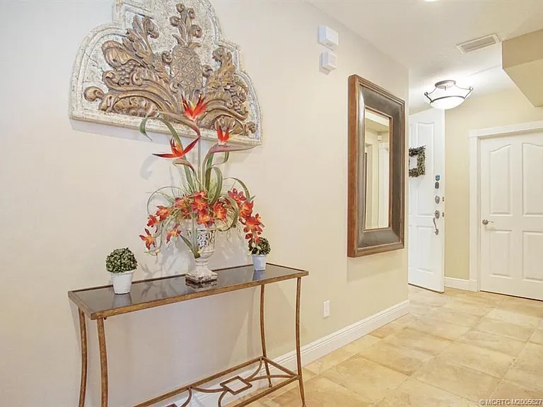 3736 NE Indian River Dr — Photo 15