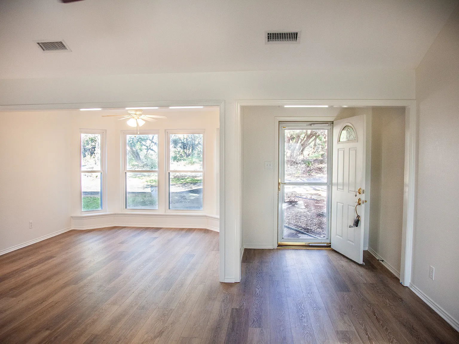 3 bed, 1700 sqft, $2,900 — Photo 4