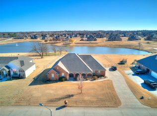 930 Sterling Dr, Choctaw, OK 73020