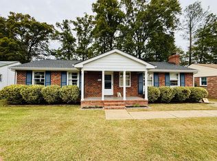 910 Azalea Ln, Colonial Heights, VA 23834