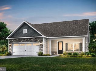 16 Brompton St, Falling Waters, WV 25419