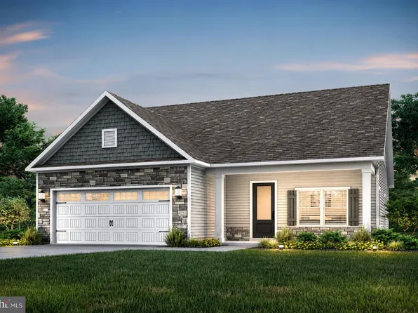 16 Brompton St, Falling Waters, WV 25419