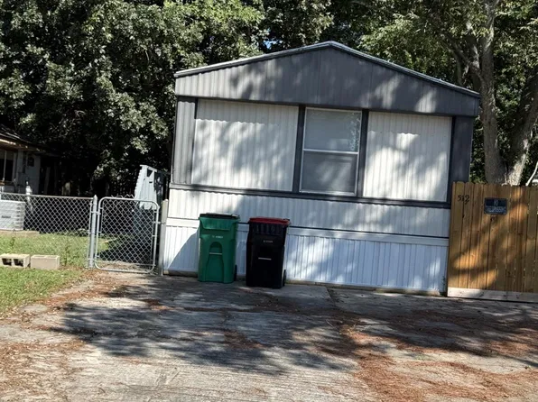 512 Harrison Ave, Baytown, TX 77520
