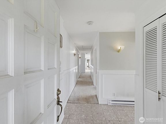 3rd image of 1302 E Lakeshore Drive