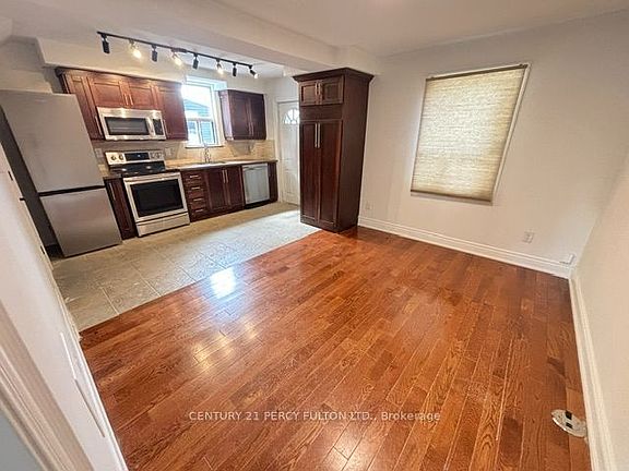 5th image of 540 Old Weston Rd