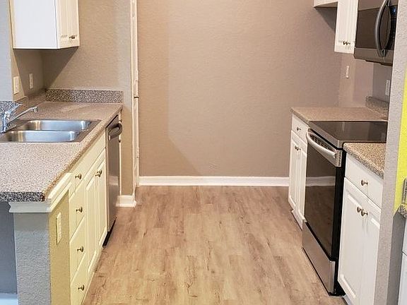 4th image of 860 N Orange Ave APT 253