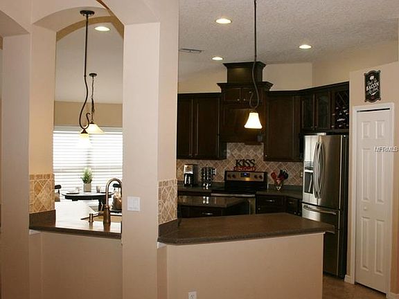 5th image of 321 Oak Landing Dr