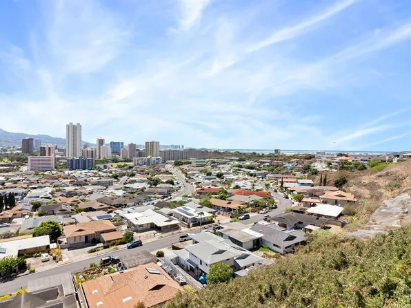 3404 Ala Hinalo Pl, Honolulu, HI 96818