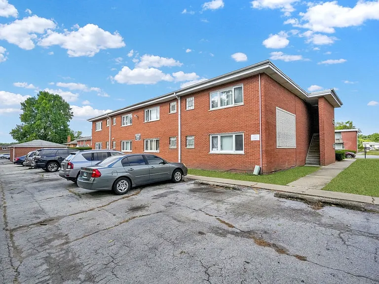 18217 Exchange Ave #2 — Photo 3