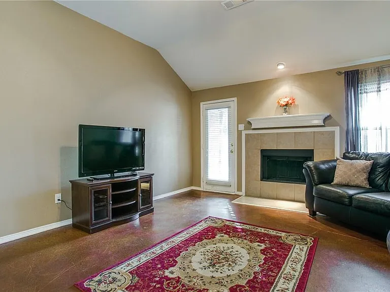 2867 Park Place Dr — Photo 7