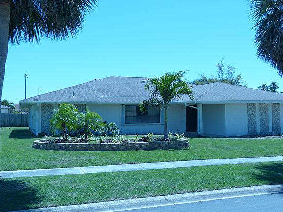 2nd image of 207 Elm Ave