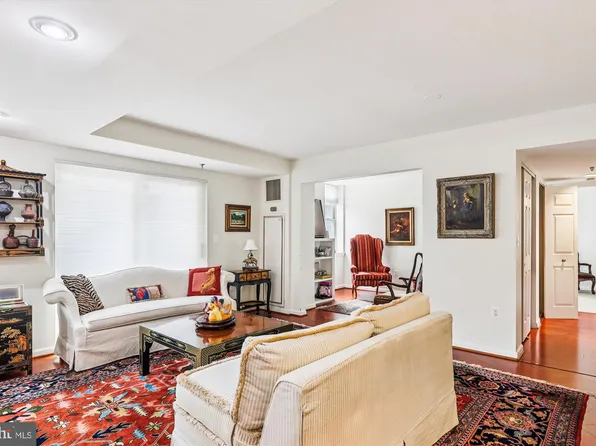 900 N Taylor St #904-06, Arlington, VA 22203