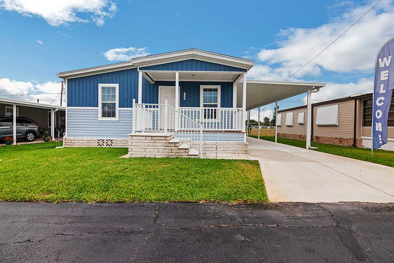 3 bed, 2.0 bath, 1352 sqft, $999 — Photo 1