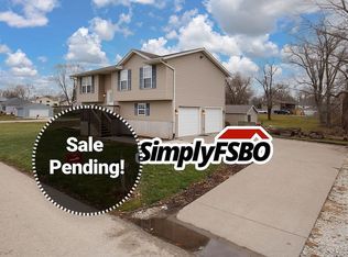 901 8th St, Colona, IL 61241