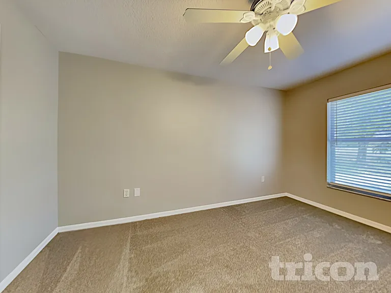 10211 Summerview Cir — Photo 9