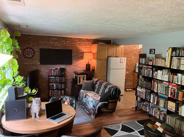 804 S Elm St APT 3