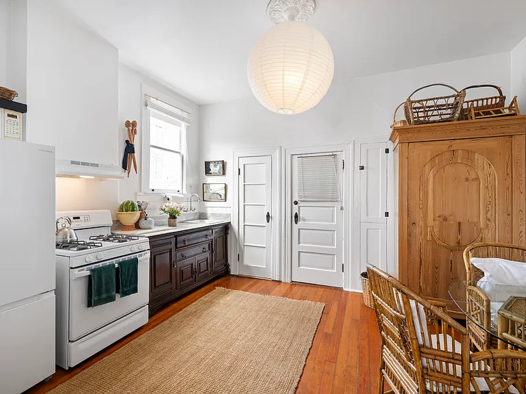 121 Varennes St #1F — Photo 8