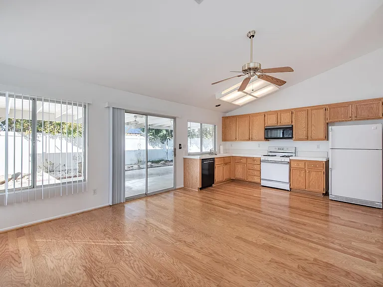 1833 Arbuckle Way — Photo 6